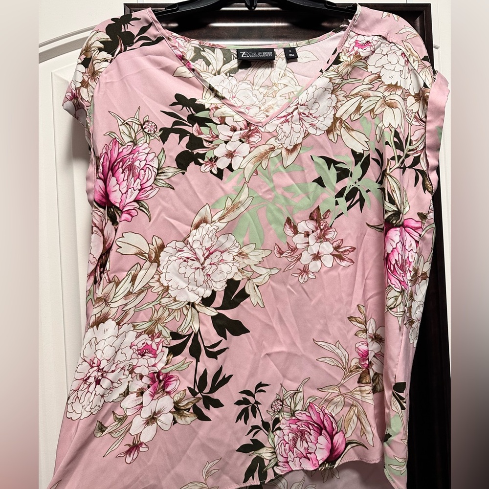 New York & Company Pink Green Short Sleeve Tee